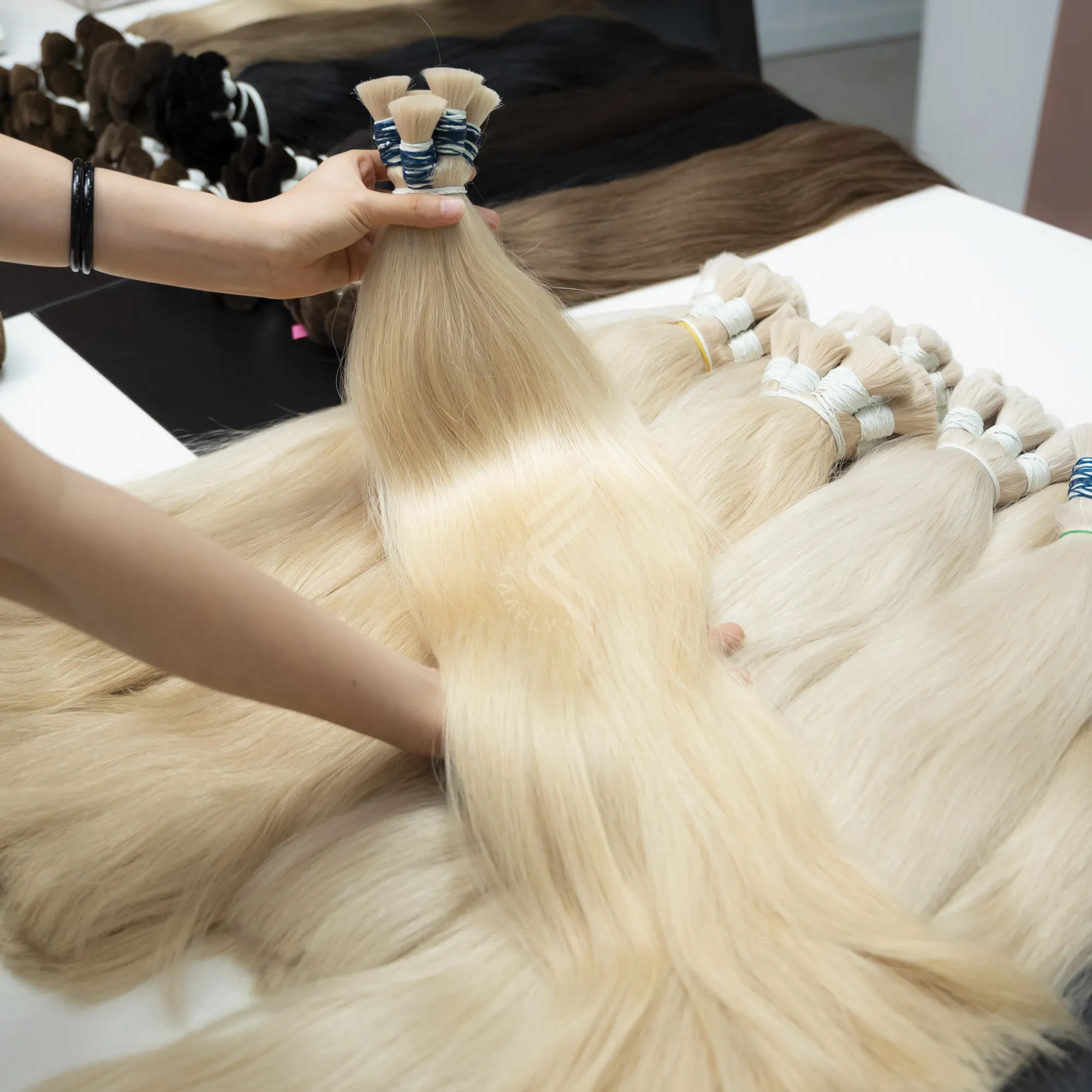 थोक कुंवारी बाल विक्रेताओं बाल थोक, Hairdressers और सैलून के लिए सस्ते बाल सुनहरे बालों के बंडलों