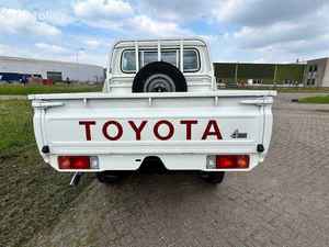 Toyota Land Cruiser d'occasion de qualité supérieure, pick-up double cabine - Product Image 4