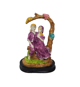Statue moderne en polystone de couple amoureux en résine Cadeaux de mariage romantiques pour elle de mari pour femme et parents - Product Image 1