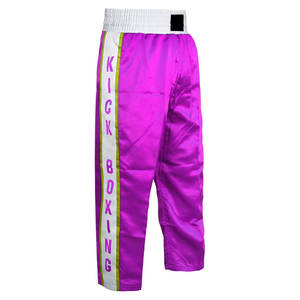 Pantalon de kickboxing personnalisé en satin polyester, ceinture blanche, bandes latérales rouges, coupe confortable, entraînement toutes saisons, marque personnalisée - Product Image 4