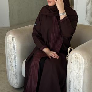 Abaya เสื้อผ้ามุสลิมแบบดั้งเดิมวัสดุผ้าไหมปักลายป้องกันริ้วรอยกำหนดสีได้เองแบบเรียบง่าย - Product Image 4