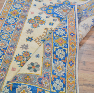 Tapis géométrique de style kazak tissé à la main bleu et ivoire pour la décoration de la maison du salon - Product Image 5