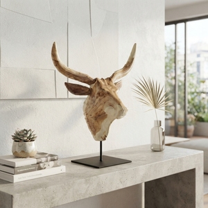 Sculpture artisanale en bois de buffle, crâne de taureau sculpté en teck rustique, avec base en métal, pour décoration de table. - Product Image 2