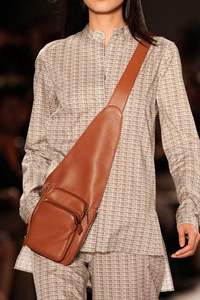 Bolso bandolera de cuero Elvren Nomadic Craft - Product Image 3