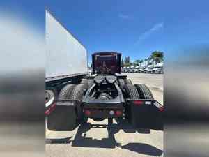 Tracteur routier haute performance 6x4 avec cabine couchette, moteur diesel, pour le transport routier de marchandises - Product Image 5