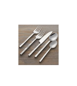 Ensemble de couverts en métal de luxe conçu pour les cuisines modernes, offrant une résistance durable et un look intemporel pour la table à manger - Product Image 1