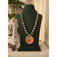 Collier Mala en perles d'eau douce avec pendentif Pichwai argenté peint à la main, motif Tribales Contes Tribaux, bijou hindou culturel de collection