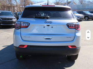 Usado cuidadosamente 2024 Jeep Compass Latitude 4dr SUV 4WD - Product Image 5