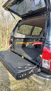 Toyota Hiace Hi Lux Double Cab 4X4 Aspire Modèle AWD Drive Dark Interior Direction à gauche Essence Tissu Alliage d'aluminium 2019 - Product Image 5