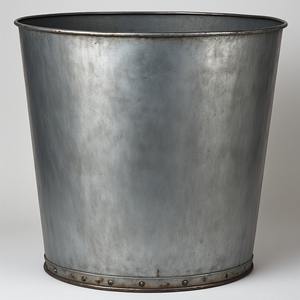 Maceta galvanizada real con superficie antigua hecha a mano, perfecta para un elegante Jardín de vacaciones y un estilo de temporada al aire libre - Product Image 5