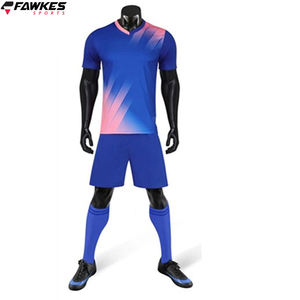 Nouvelle conception de maillots de football pour hommes et courts pour adultes avec nom d'équipe de club pour hommes uniformes de football - Product Image 5