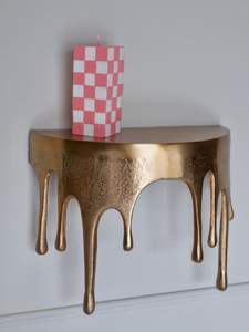 Table basse en métal antique fabriquée à la main avec des détails complexes et un charme vintage pour un look de salon sophistiqué - Product Image 5