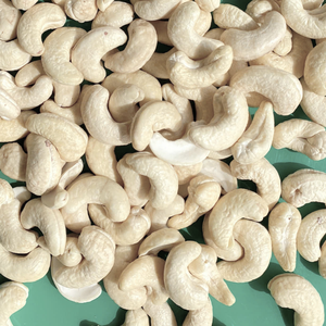 เม็ดมะม่วงหิมพานต์ W240เม็ดมะม่วงหิมพานต์ที่เชื่อถือได้จากเวียดนามส่งออกไปยังเรายุโรปตะวันออกกลางจากซานติโก - Product Image 1