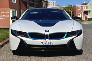 BMW i8 Coupé 2019 Usado Premium ~17,000 Millas, Híbrido Enchufable de 369 hp - Product Image 6