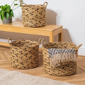 Ensemble de 3 paniers ronds en jonc de mer avec accents noirs, paniers de rangement faits à la main, vente en gros, écologiques, fabriqués au Vietnam - Product Image 4