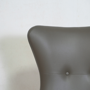 Sillón de Lujo Moderno para Dama, Madera Maciza con Cuero para Hogar, Hotel, Oficina en Casa, Mueble Versátil para Sala de Estar, Villa - Product Image 4