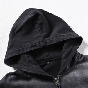 Sudadera con capucha de algodón French Terry con cremallera, estilo vintage, estampado serigrafiado, corte regular, efecto desgastado por el sol, de Sportish Impex Streetwear para invierno. - Product Image 3