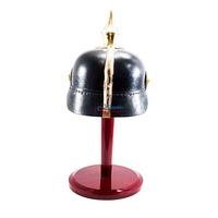 Mittelalterlicher Deutscher Preußischer Pickelhaube-Helm Leder Messing Adler-Emblem Spitze Holzständer Handgefertigt Leicht Langlebig