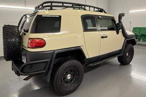 TOYOTA FJ CRUISER TRAIL TEAM EDICIÓN ESPECIAL 2010 USADO (LHD/RHD) - Product Image 3