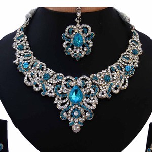 Ensemble de bijoux vintage en alliage plaqué or, fleurs traditionnelles artificielles, collier et boucles d'oreilles pour femmes, fiançailles, anniversaire, mariage, fête de mariage - Product Image 2