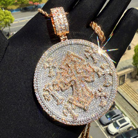 Collar con Colgante de Cruz de Latón OEM de Fábrica, con Incrustaciones de Circonitas Cúbicas (CZ) en Múltiples Capas 3D y Micro Pavé, Joyería Hip Hop para Hombres y Compradores de Streetwear