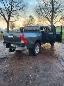 2018 for Hilux Used Automatic Pickup Left Hand Steering Leather Seats Dark Interior Aluminium Alloy Roof Rack R16 AWD Diesel - Product Image 6