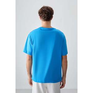 เสื้อยืดแขนสั้นพิมพ์ลายทรงโอเวอร์ไซส์เนื้อผ้าฝ้าย 100% สีน้ำเงินเบนซินสำหรับผู้ชาย ยี่ห้อ Air Jones - รุ่น 88357 - Product Image 5