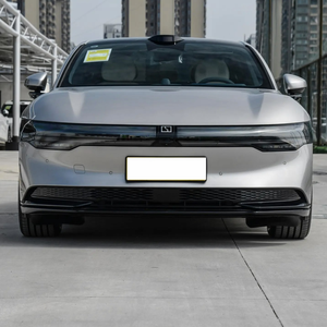 รถยนต์ไฟฟ้าแบบซีดานขับเคลื่อน 4 ล้อ ปี 2025 ระยะทางวิ่งไกล แบตเตอรี่ 100 กิโลวัตต์ชั่วโมง ระบบขับเคลื่อนอัจฉริยะ พลังงานใหม่ 4 ประตู - Product Image 3