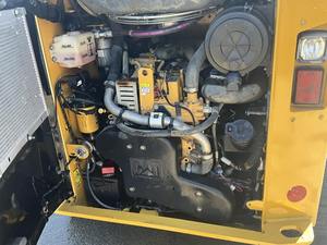 Cargador Frontal Usado 2020 para Minicargadora 259D3, Cargador de Ruedas con Capacidad de Carga de 4 Toneladas, Caja de Cambios con Sistema Totalmente Hidráulico - Product Image 4