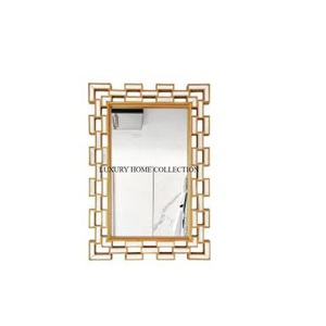 Cadre de miroir mural en métal antique d'inspiration moderne avec un mélange de motifs vintage et de finitions métalliques épurées - Product Image 1