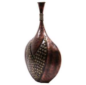 Elegante florero de metal con cuerpo pulido y apertura estrecha, perfecto para decoración contemporánea y un estilo interior elegante. - Product Image 2