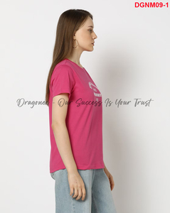 Camiseta de algodón para mujer en Color de la cadera Cuello redondo simple Impreso con fuente ordenada Diseño suave y elegante Camiseta con personalidad 2025 - Product Image 2