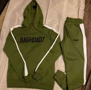 <b>Men's</b> Slim Fit Full <b>Black</b> Pullover Sports Tracksuit Plus Size Gym Top and Joggers Pants with Rhinestone & Washed Techniques - Product Image 3