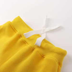 กางเกงจ็อกเกอร์เด็ก สวมใส่สบาย สีเหลือง ผ้าฝ้ายผสมโพลีเอสเตอร์ ผ้าฟลีซ เอวยางยืด มีกระเป๋าสองข้าง เป็นมิตรกับสิ่งแวดล้อม น้ำหนักเบา คุณภาพสูง - Product Image 2