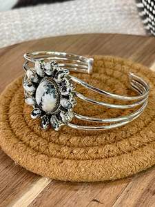 Brazalete de racimo de Búfalo Blanco de plata de ley único, joyería artesanal hecha a mano, regalo para su estilo bohemio - Product Image 3