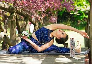 Wholesale Copper <b>Water</b> <b>Bottle</b> with Printed Hammered Design Ayurveda Benefits Plastic Drinkware for Gym Use for Boiling <b>Water</b> - Product Image 4