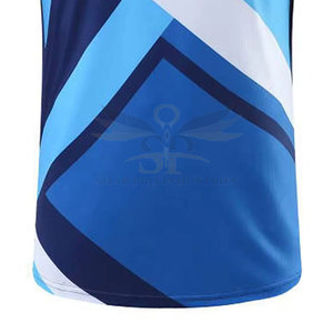 เสื้อกีฬาผ้าโพลีเอสเตอร์100% พิมพ์ลายโลโก้ได้ตามต้องการ - Product Image 4