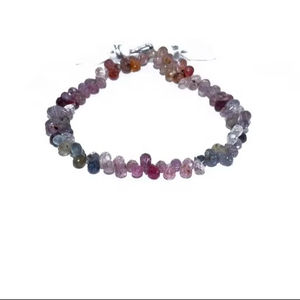 Vente en gros de pierres précieuses naturelles à facettes multiples en spinelle Briolette de perles à facettes multiples en spinelle pour la fabrication de bijoux - Product Image 1