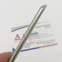 Poussoirs à ongles à cuticules à double extrémité en acier inoxydable solide de qualité professionnelle outil de pédicure à cuticules coupe pointue pour bébés