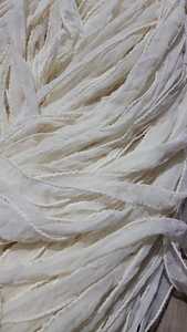 Rubans en mousseline de soie fabriqués sur mesure avec des tissus en mousseline de soie sari recyclés avec des bords cousus idéaux pour la teinture - Product Image 2