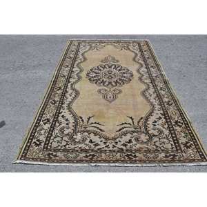 Tapis turc Vintage de 5.5x8.7 pieds, beige, marron, rectangulaire classique, patchwork, design en laine polyester latex pour couloir de salon - Product Image 1