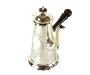 Jarra Sheffield Plateada para Chocolate, Diseño Moderno, Capacidad de 0.8L, Origen Italia, para Hoteles y Restaurantes, Familia Real - Product Image 1