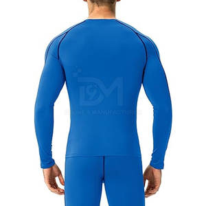 เสื้อคอมเพรสชั่นผู้ชายสำหรับเพาะกาย - โพลีเอสเตอร์ 100% ระบายอากาศได้ดีและแห้งเร็ว ชุดออกกำลังกายที่ปรับแต่งได้ - Product Image 5