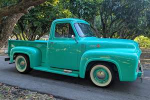 Ford F-100 de 1955 Usado en Buen Estado, Reportemente Restaurado en 2021, Motor 223ci de 6 Cilindros en Línea, Transmisión Manual de 3 Velocidades - Product Image 2