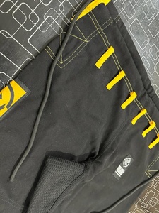 Venta al por mayor 100% algodón negro Jiu Jitsu GI Premium calidad Unisex BJJ artes marciales desgaste personalizable con servicio OEM para adultos - Product Image 4