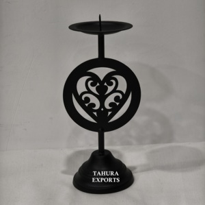 Nouveau bougeoir élégant en fer noir avec une touche artistique faite à la main et unique pour les maisons créatives et l'éclairage d'ambiance dramatique - Product Image 3