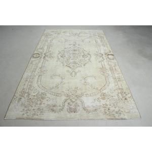 Alfombra Turca Tradicional Vintage de 5.3x8.6 pies, Ecológica, con Respaldo de Látex, Alfombra Grande de Lana con Parches Blancos y Marrones - Product Image 1