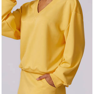 Conjunto de chándal de dos piezas con logotipo personalizado al por mayor, sudadera con bolsillo y cremallera decorada con diamantes de imitación, traje para correr, chándal ostentoso para mujer - Product Image 1