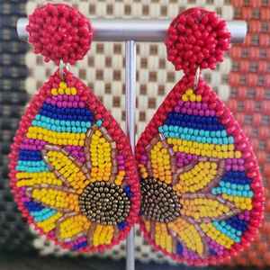 Pendientes bordados con cuentas para festivales y eventos - Product Image 5