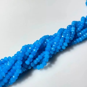 Cuentas de cuentas facetadas turquesa, piedras preciosas pulidas con forma redonda azul suelta para la fabricación de joyas - Product Image 1